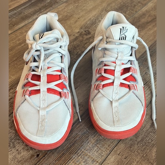 Like new Kyrie kids’ basketball shoes - Picture 2 of 5